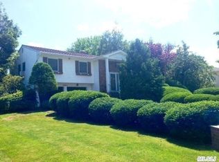 18 Bethal Ln, Commack, NY 11725