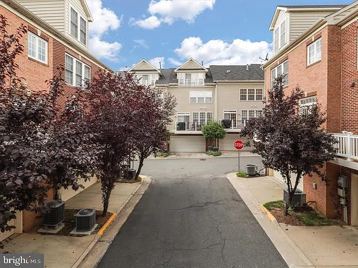 7980 Vigne Ct — Photo 35