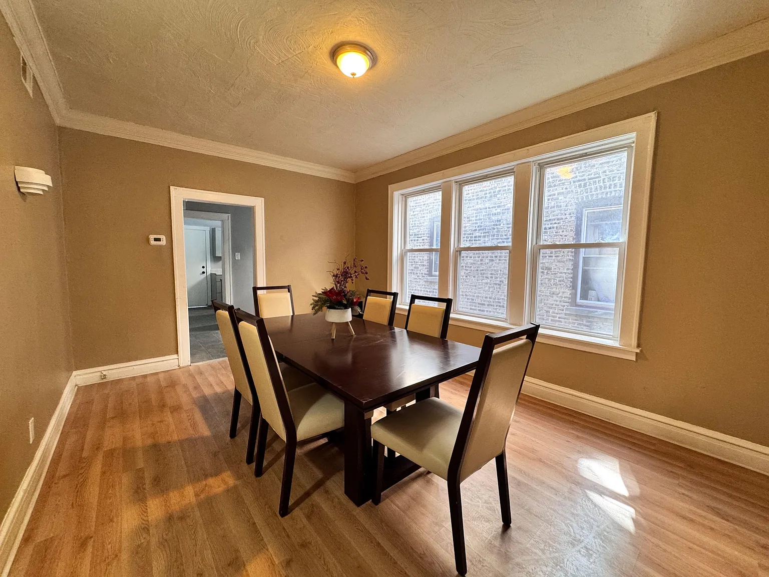 2 bed, 1.0 bath, 1400 sqft, $866 — Photo 3