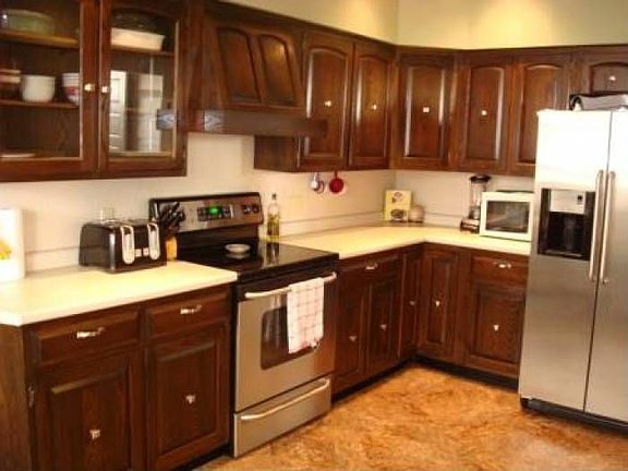 SS appliances in kitchen