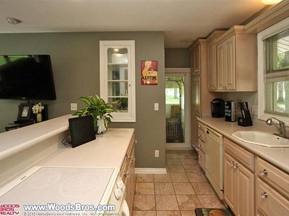 5th image of 727 Dale Dr