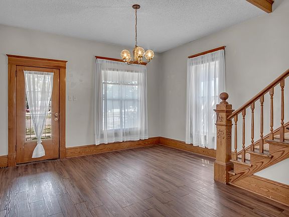 4th image of 1111 N Main St