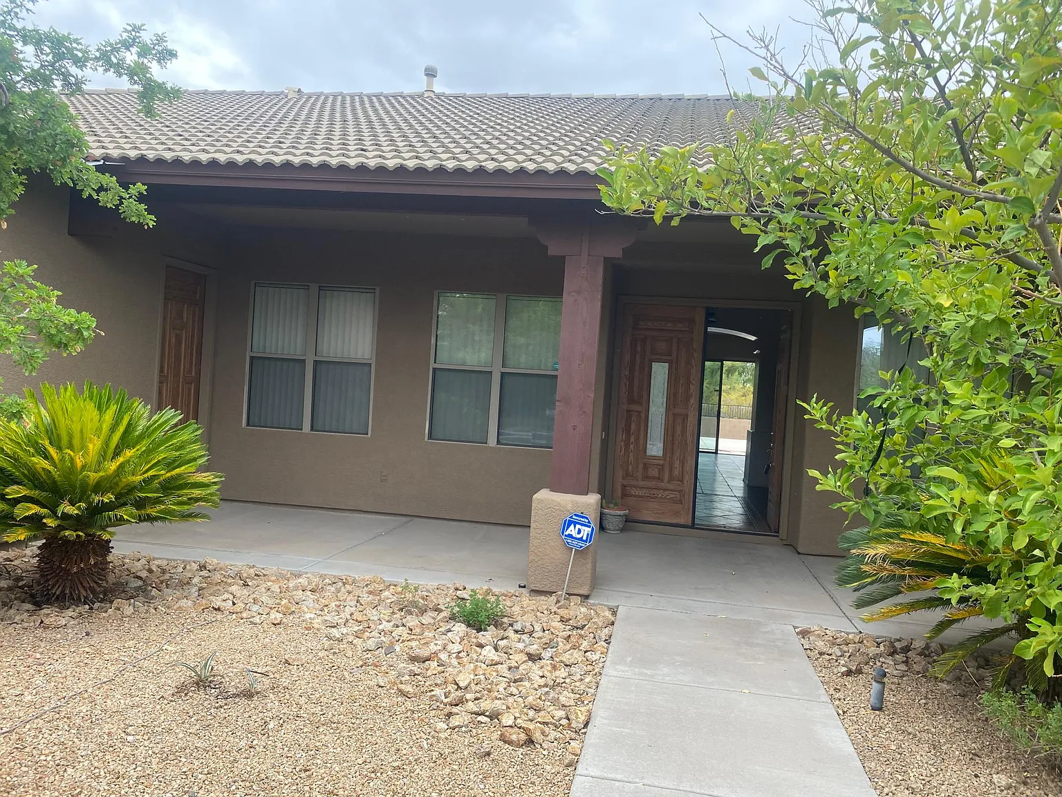 5 bed, 3002 sqft, $3,100 — Photo 1