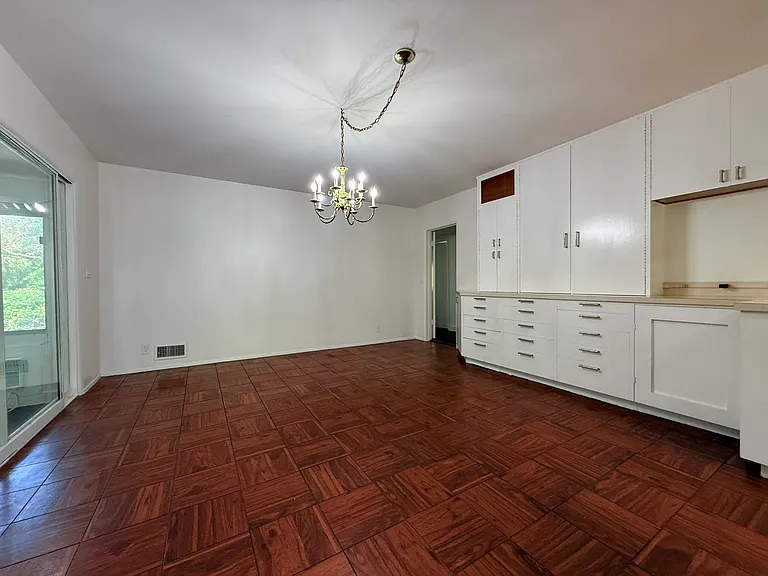1240 Wellington Ave — Photo 9
