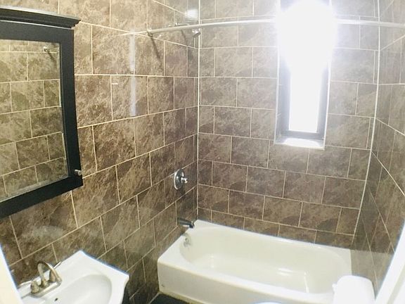 4th image of 1004 Union St APT 1