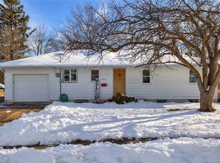 623 S 10th St, Adel, IA 50003