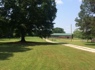 1383 Elvis Presley Dr, Tupelo, MS 38804