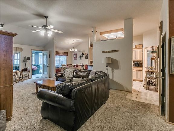 4th image of 525 SW 153rd St