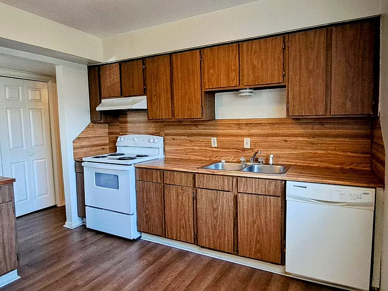 206 N Pine Ave #2 — Photo 4