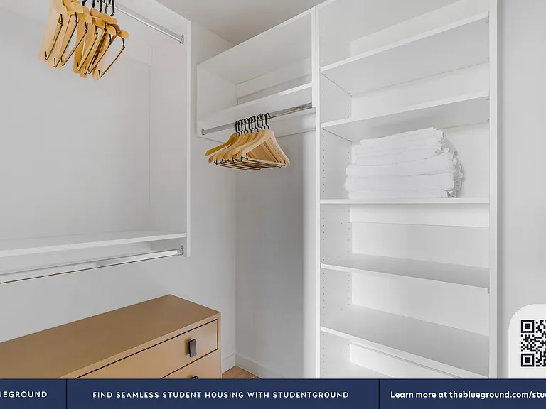 Walk-in Closet