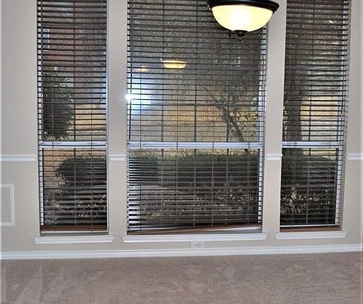 5th image of 2685 Hillside Dr