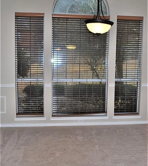 2685 Hillside Dr — Photo 10