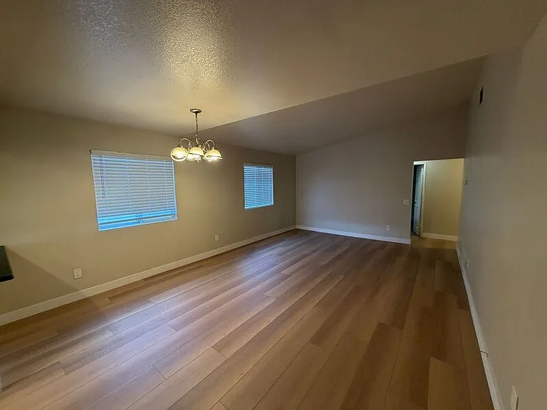 28138 Bavaria Dr — Photo 4