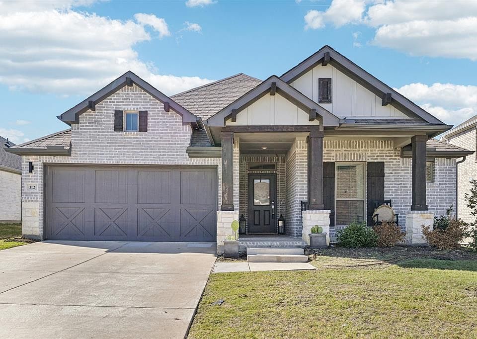 1st image of 312 Scenic Point Dr