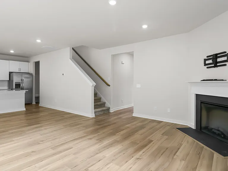 1055 Ross Farms Blvd — Photo 12