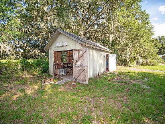 3rd image of 5758 Lagustrum Ln