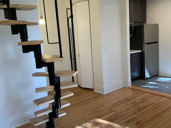4th image of 1244 E Florida St