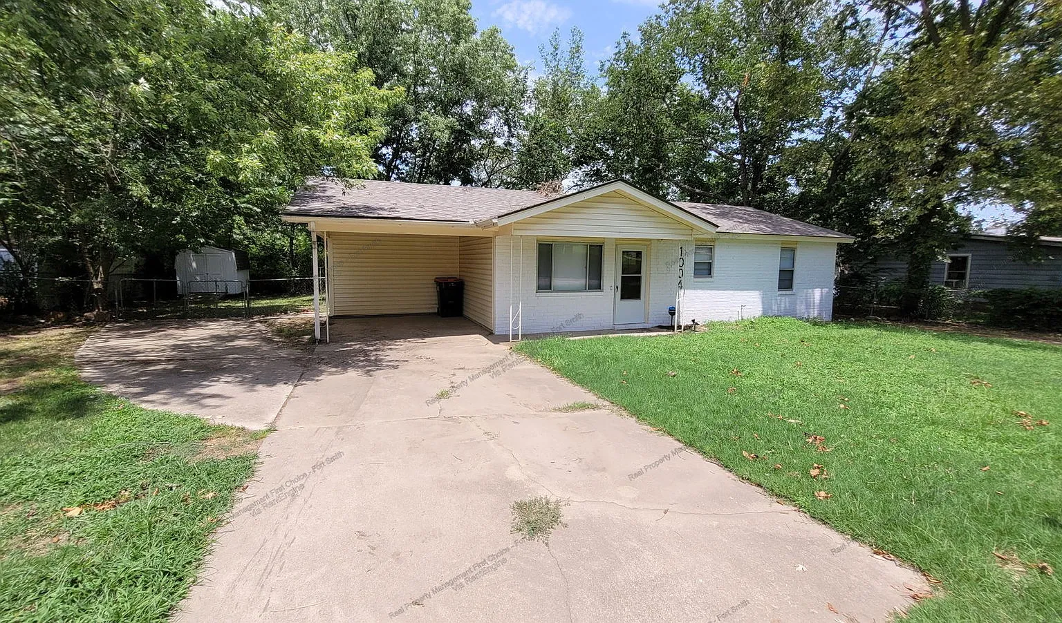 2 bed, 1.0 bath, 1009 sqft, $1,075 — Photo 1