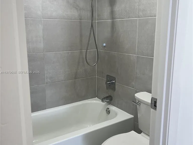 20301 W Country Club Dr #1024 — Photo 6