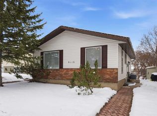 8119 S Ranchview Dr NW, Calgary, AB T3G 1G6