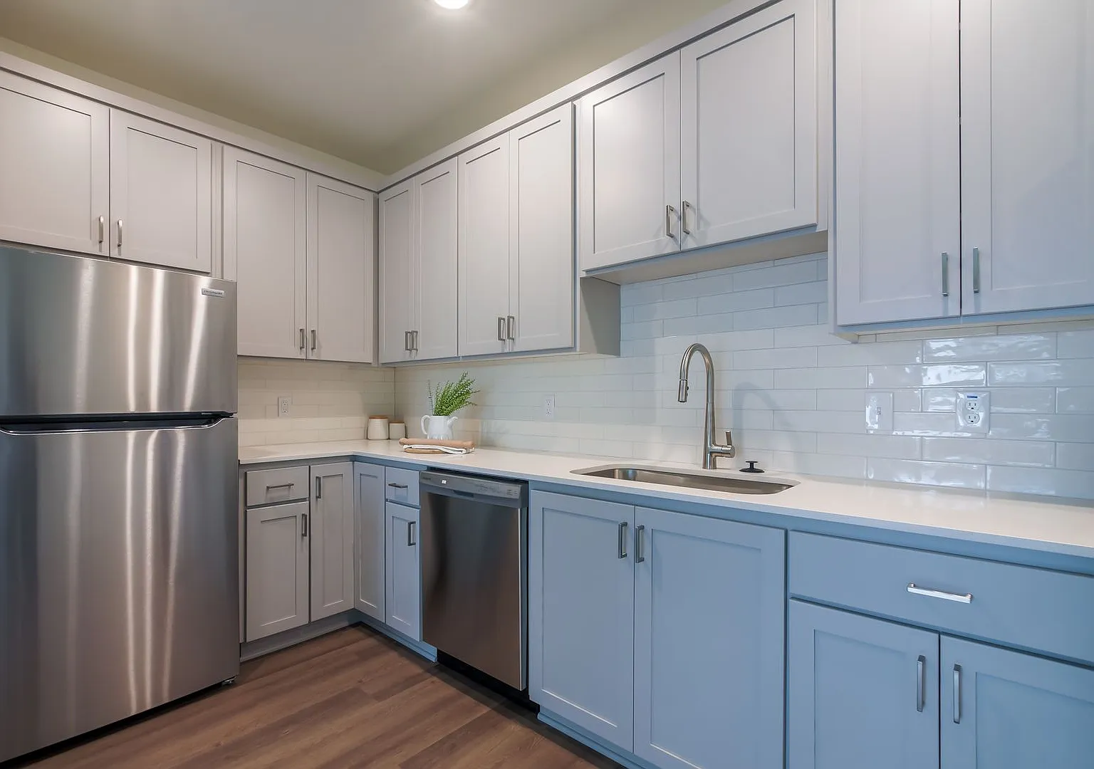 River Park Apartments — Photo 2