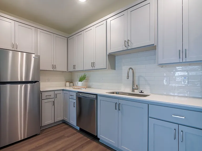 River Park Apartments — Photo 15