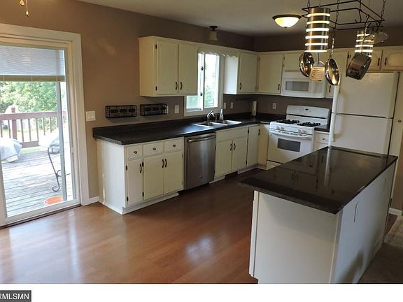 4th image of 1051 Lincoln St
