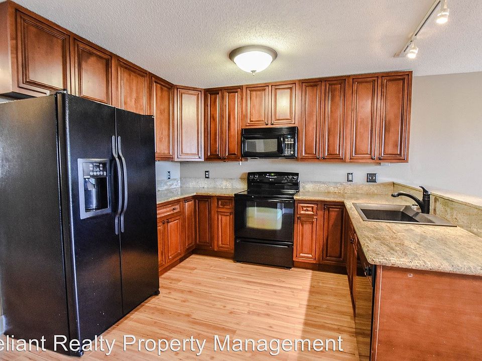 1st image of 937 Kingsbury Dr APT B