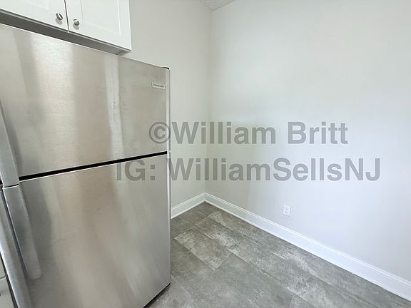 4th image of 259 Grant Ave #B