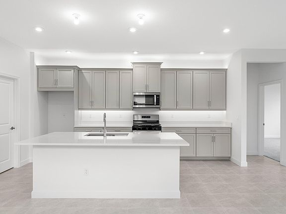 5th image of 9853 SW Nyanza Court