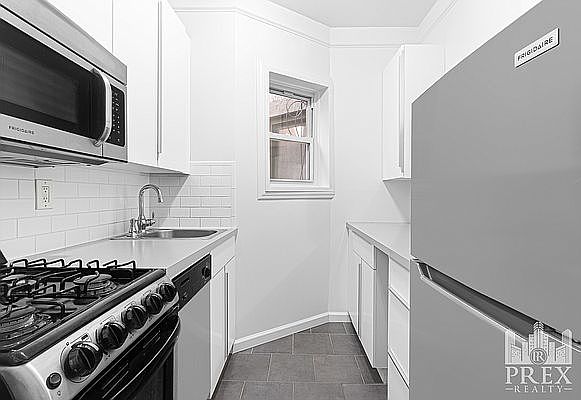 1st image of 306 E 71st St APT 3D