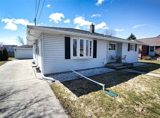 821 Roosevelt St, Menasha, WI 54952