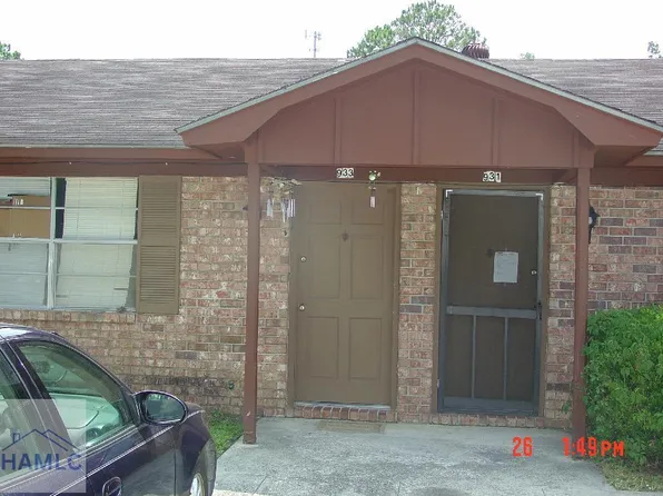 979 Live Oak Dr, Hinesville, GA 31313