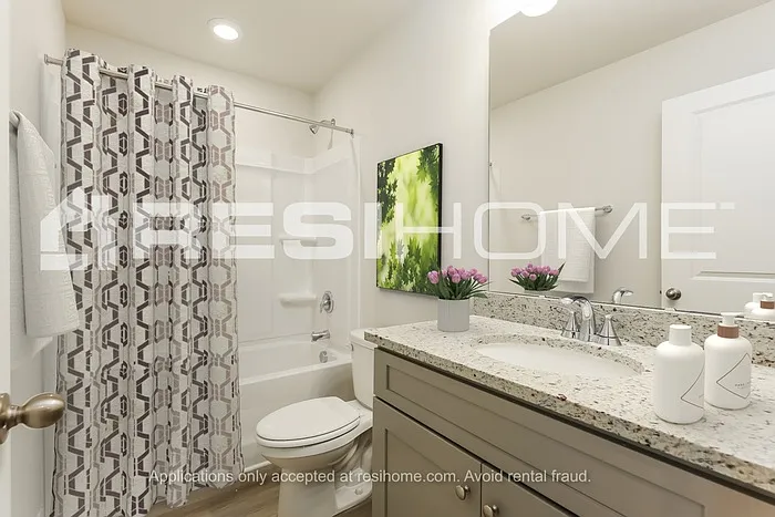203 Aurora Ln — Photo 13