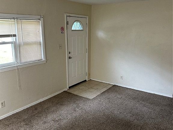 5th image of 1114 S Hawkins Ave