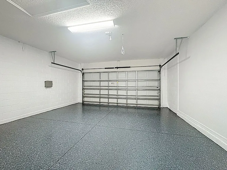 662 Vitoria Rd — Photo 33