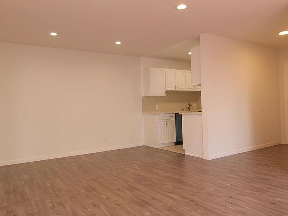 2nd image of 1531 N Detroit St APT 106