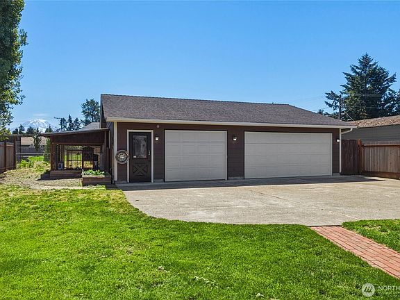 4th image of 506 Calistoga Street W
