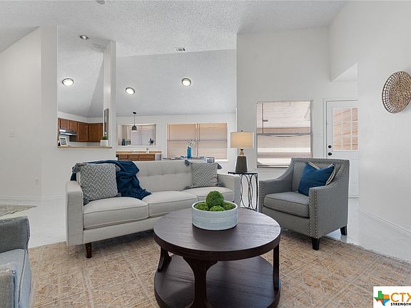 5th image of 607 David Curry Dr
