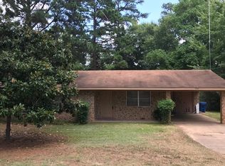 930 N Lake St, Waskom, TX 75692