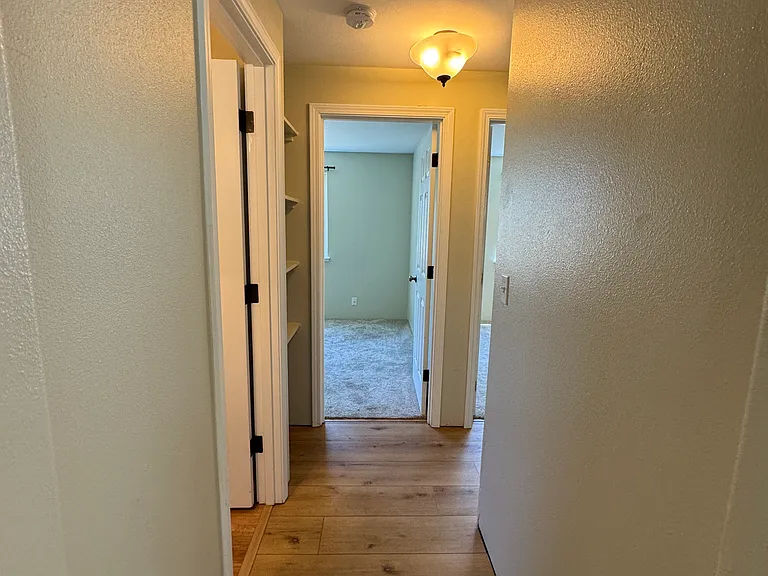 835 SW 10th St — Photo 11