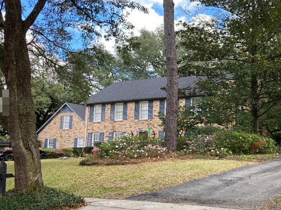 3rd image of 513 Shenandoah Rd W