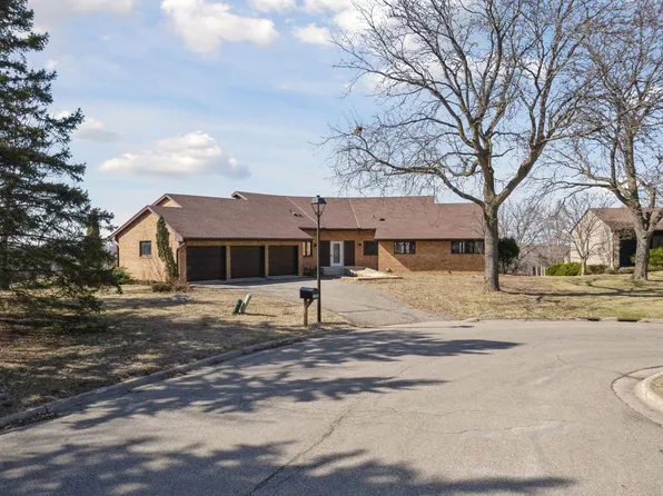 3108 Foxpoint Cir, Burnsville, MN 55337