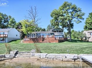 14283 Swanee Beach Dr, Fenton, MI 48430