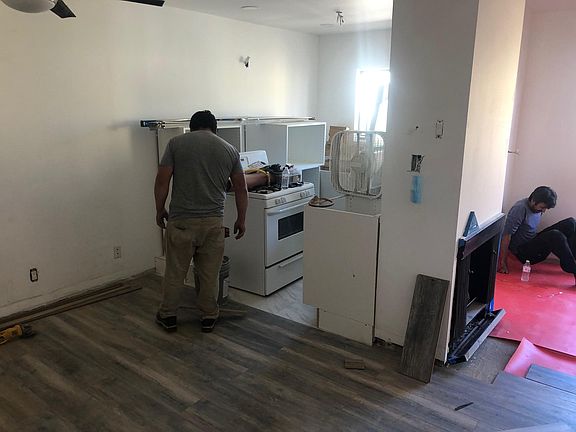 3rd image of 11956 Gorham Ave APT 18