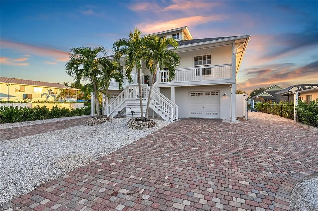 3 bed, 2.5 bath, 1732 sqft, $20,000 — Photo 2