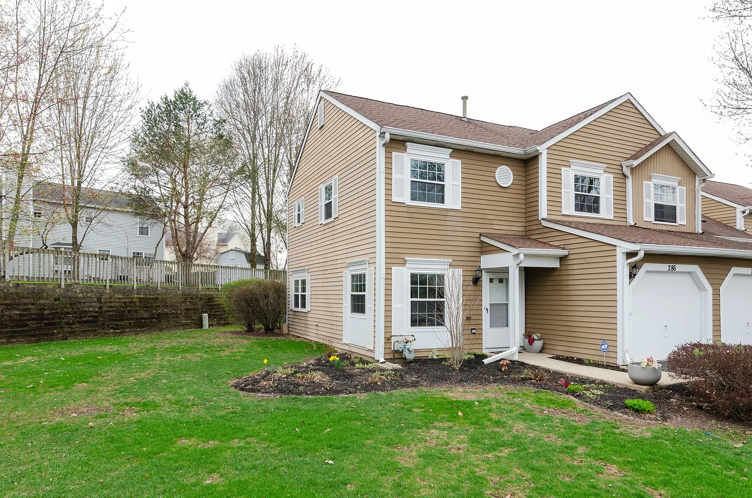 286 Ascot Ln photo 1