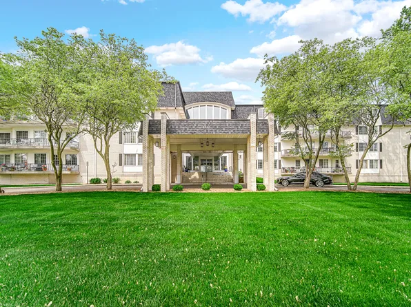 8750 Harrison Ave APT 207, Munster, IN 46321