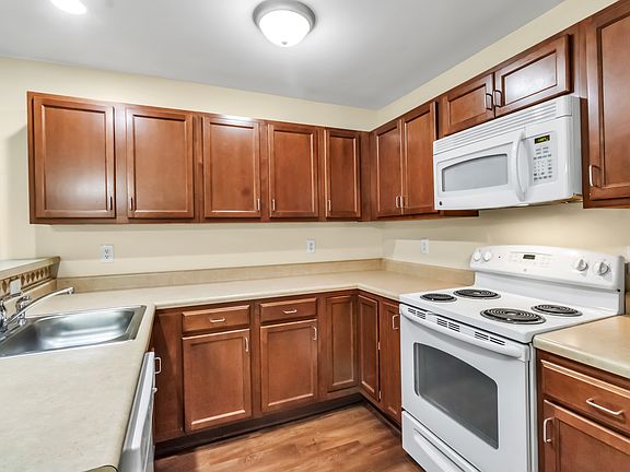 5th image of 1370 Southwestern Blvd APT 68
