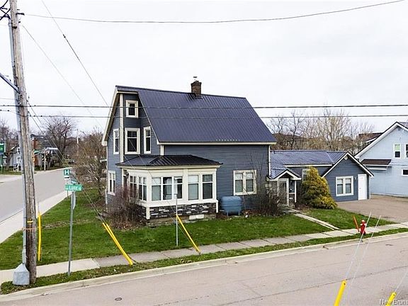 2nd image of 203 Mountain Rd